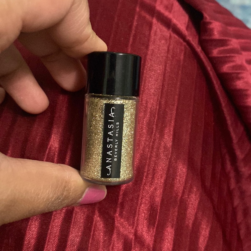 Brand NEW Anastasia Beverly Hills loose glitter